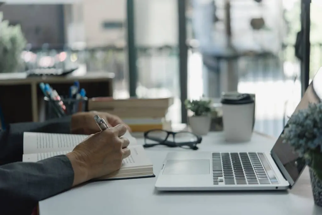 Devenir riche avec le dropshipping : le guide Waxoo.fr.