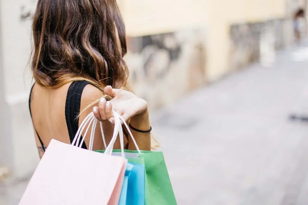 découvrez tiktok shop, la nouvelle marketplace intégrée à tiktok ! achetez vos produits préférés, bénéficiez d’offres exclusives et profitez d’une expérience d’achat rapide et sécurisée, directement depuis l’application.