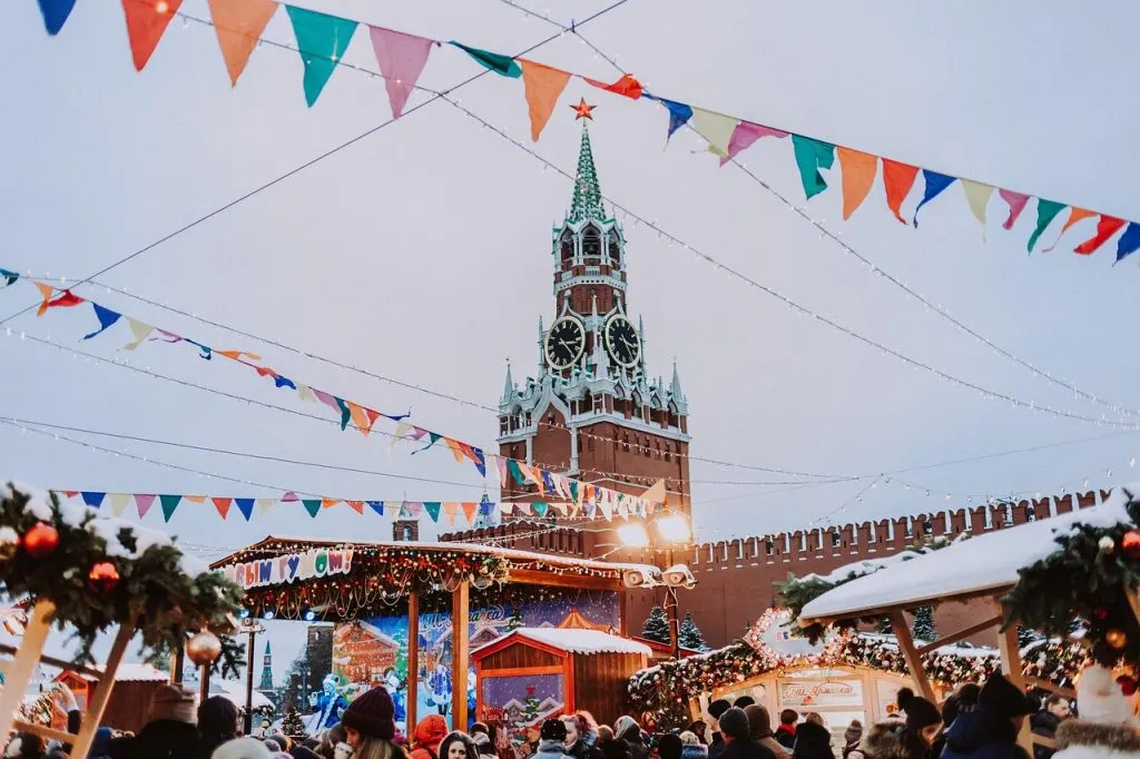 découvrez la magie des marchés de noël : artisanat, gourmandises et animations festives pour toute la famille.