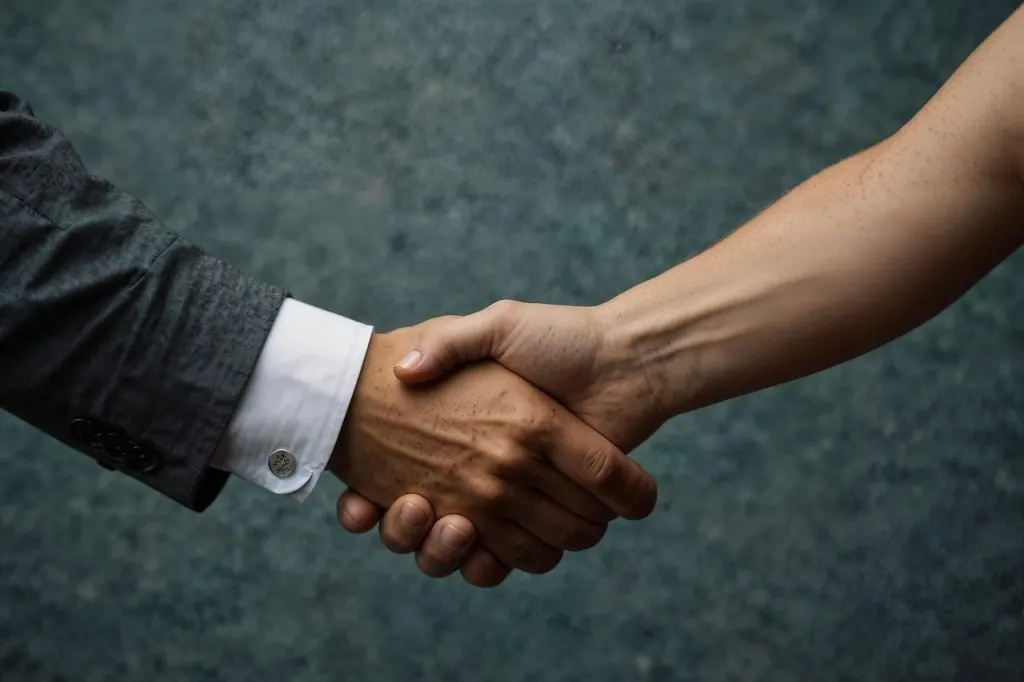 découvrez comment établir et gérer un partenariat commercial efficace pour développer votre entreprise et maximiser vos opportunités de croissance.